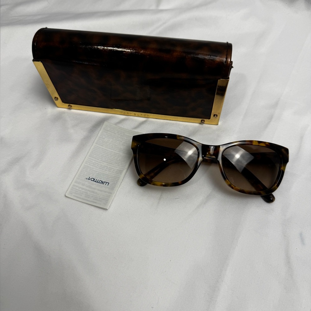 Tory Burch Tortoise Shell Sunglasses - Picture 4 of 7
